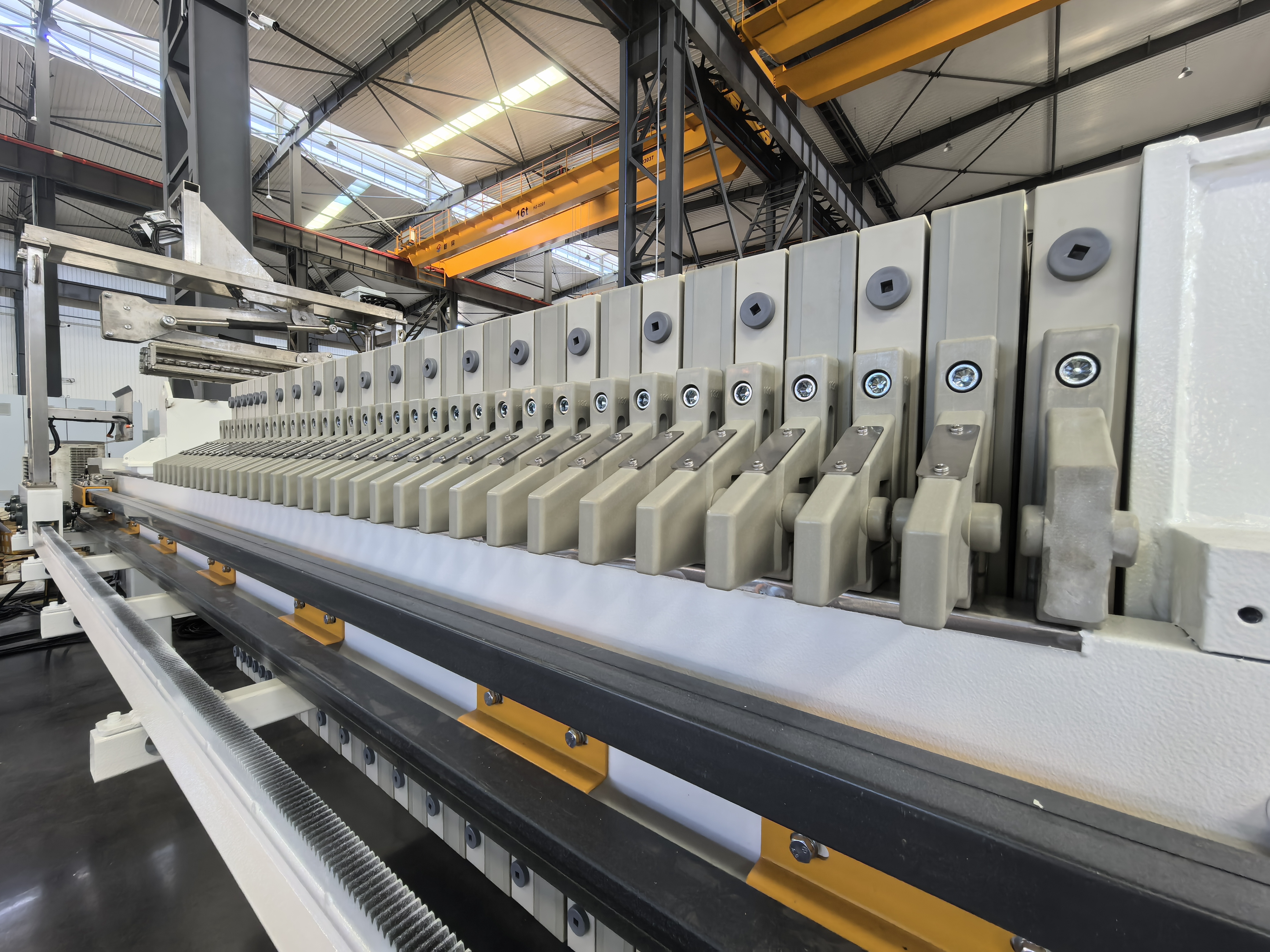 Filtro de alta temperatura Pressione com dispositivo de puxão automático e sistema de lavagem