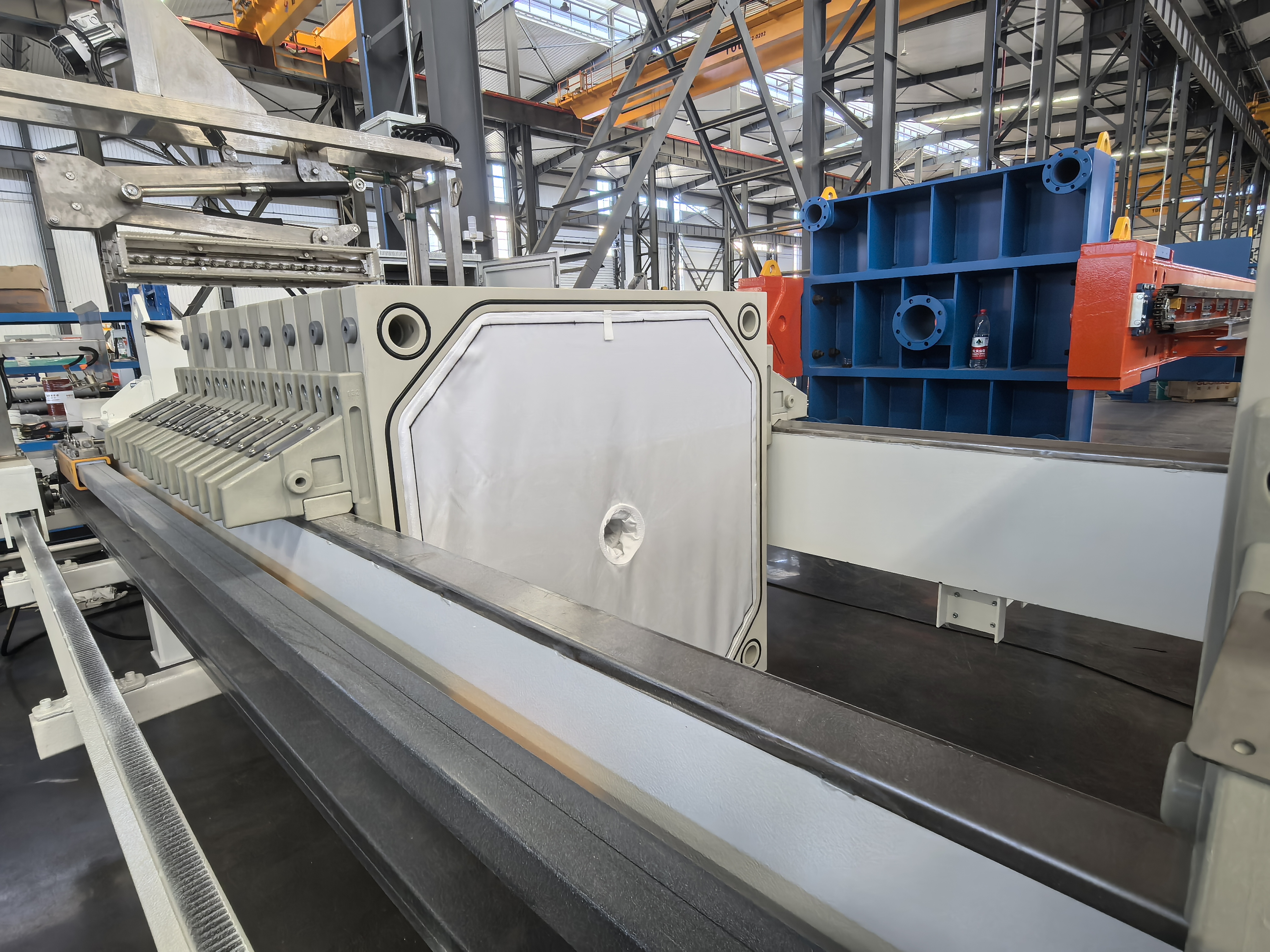 Filtro de alta temperatura Pressione com dispositivo de puxão automático e sistema de lavagem