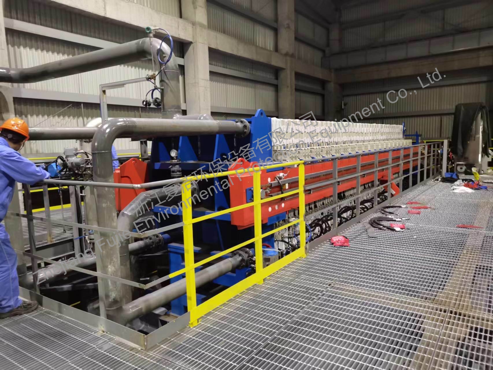 Configura&ccedil;&atilde;o de filtro-prensa industrial e dimensionamento de equipamentos