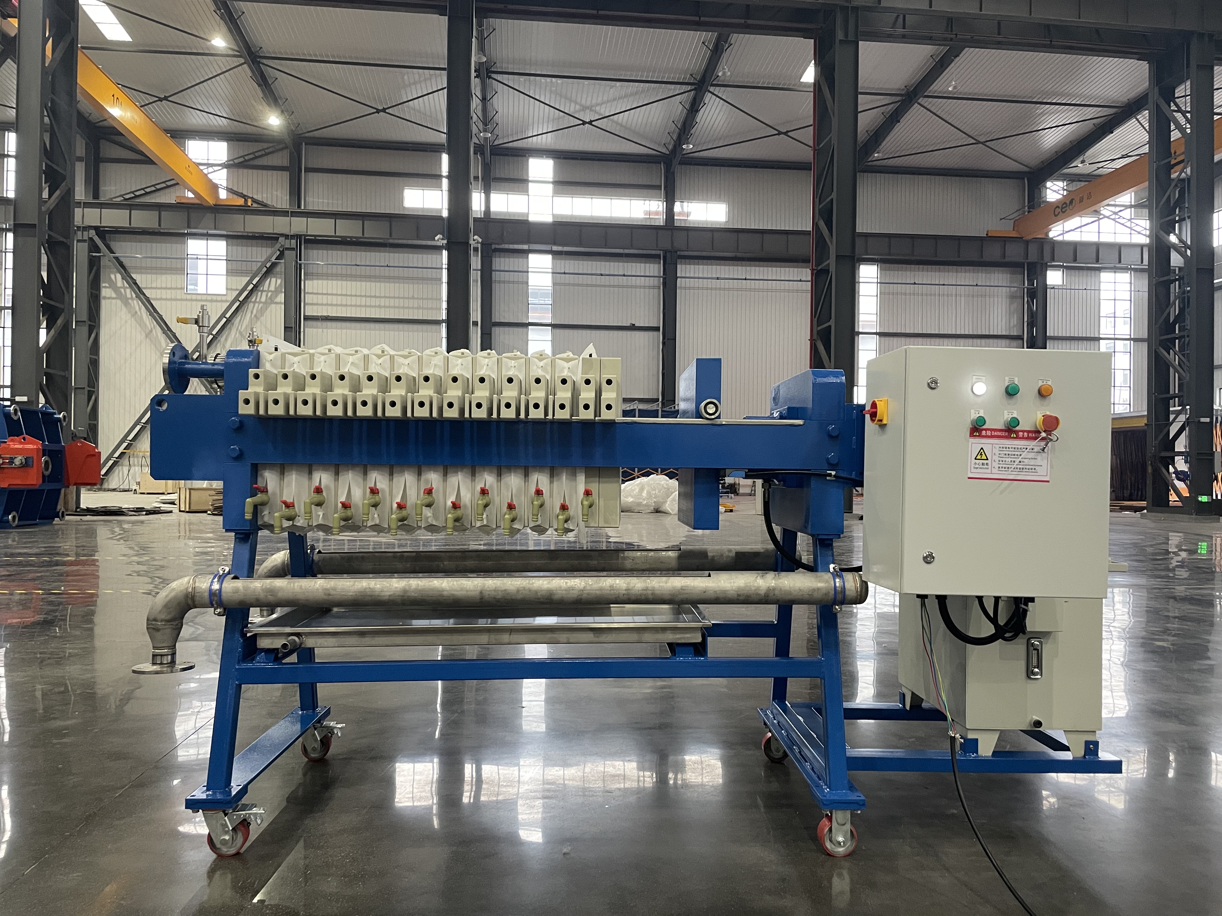 M&aacute;quina de filtro de press&atilde;o industrial que separa s&oacute;lido de l&iacute;quido